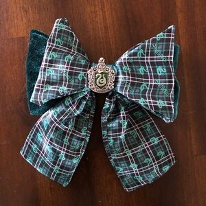 Slytherin bow hair clip